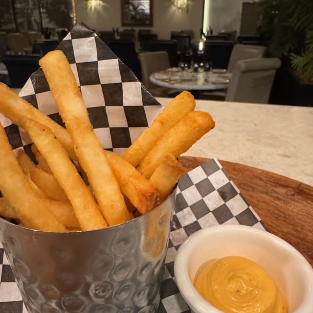 Pommes frites & Aioli.
